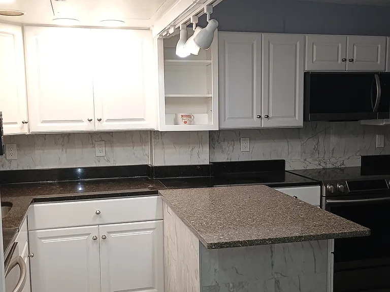 70 Southbridge St #413 — Photo 4