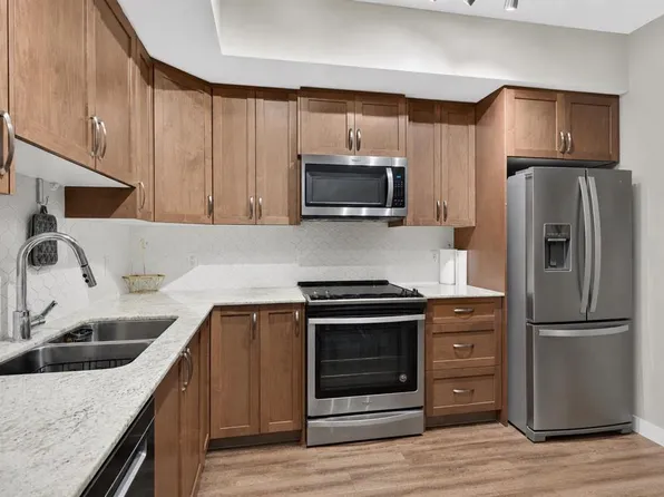 3727 S Sage Hill Dr NW #2115, Calgary, AB T3R 1T7
