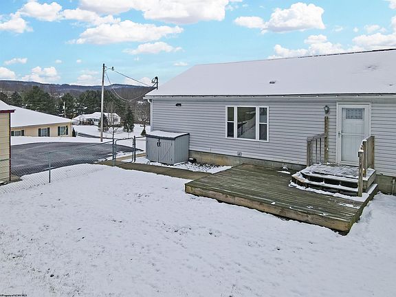 3rd image of 146 Arbogast Ln