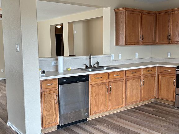 Large eat-in kitchen