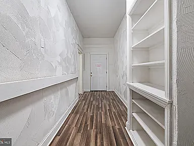 2218 Roslyn Ave #2 — Photo 3