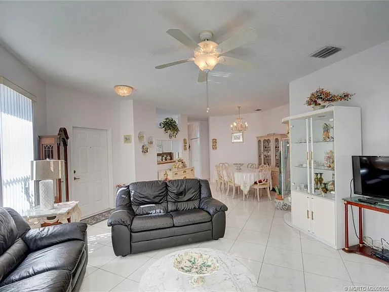 6789 SE Warwick Ln — Photo 7