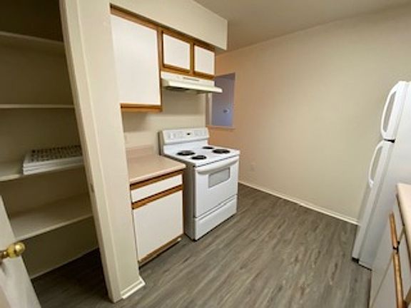 5th image of 2526 Dartmouth St #107