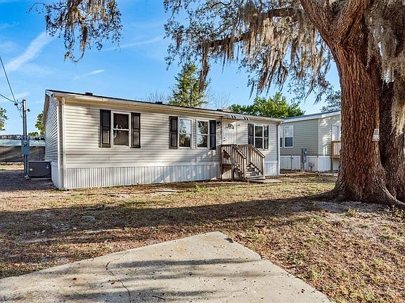 2nd image of 6707 Celeste Ln