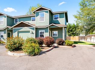 1560 SW Reindeer Ave, Redmond, OR 97756