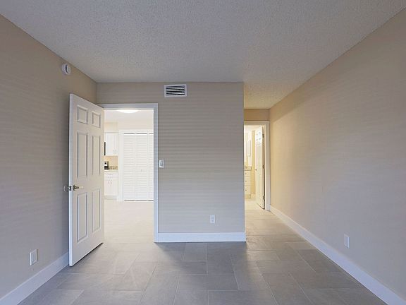 5th image of 5331 Summerlin Rd #3102
