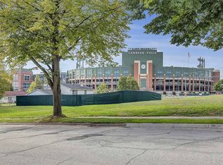 1294 Thorndale St, Green Bay, WI 54304