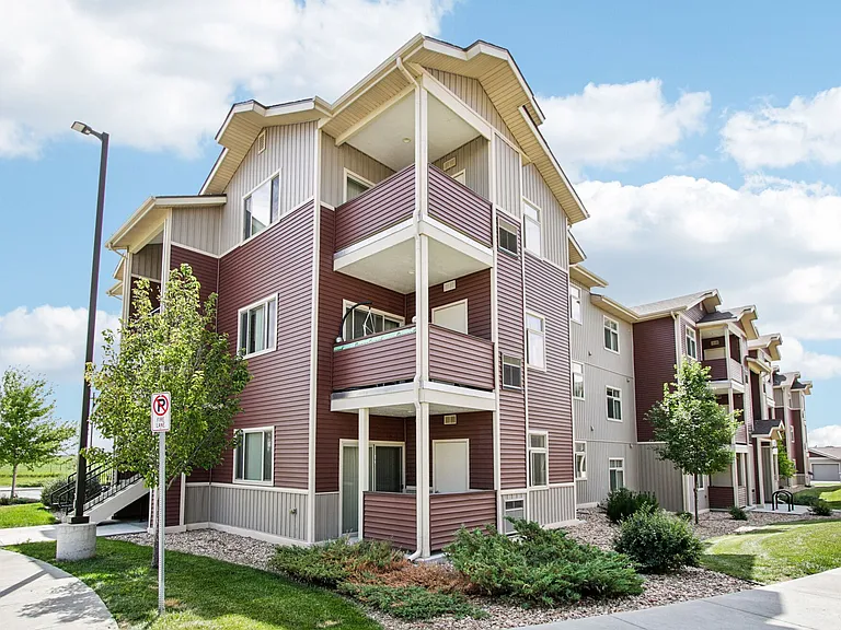 Copper Peak Apartments — Photo 20