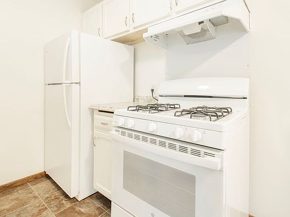 4th image of 8221 Riverview Ln N #313