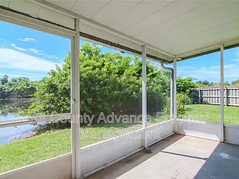 1532 Chateaux De Ville Ct — Photo 13