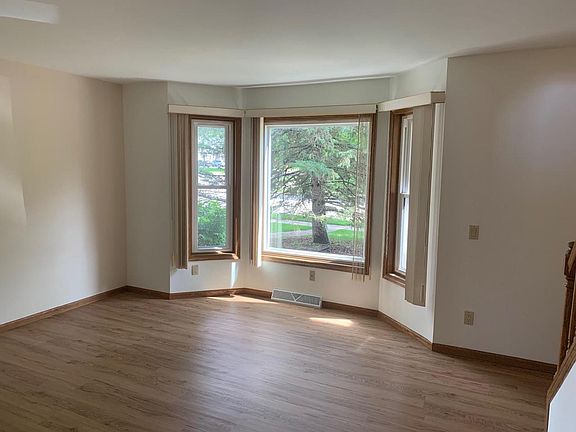 3rd image of 7002-7004 Longmeadow Road