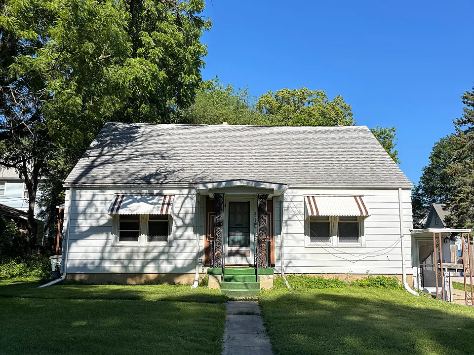253 Garfield Ave #B