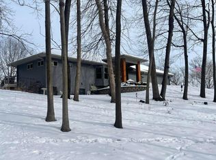 88 McIntosh Rd E, La Crescent, MN 55947