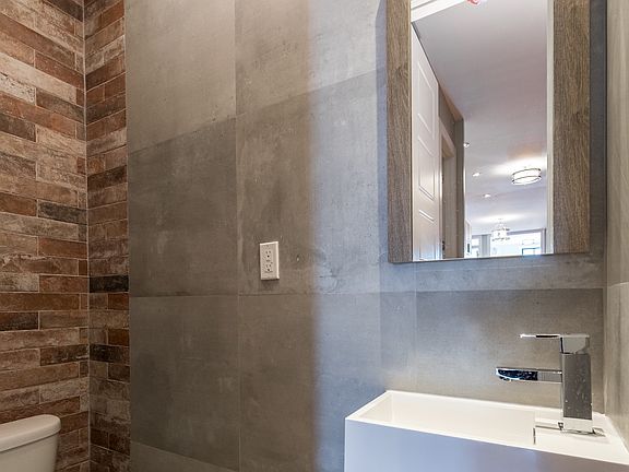 3rd image of 210 Wyckoff Ave APT 1L