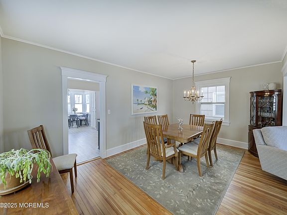5th image of 435 Norwood Avenue