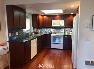735 3rd Pl S #B1, Kirkland, WA 98033