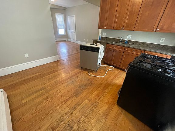 2nd image of 16 Bird St #2