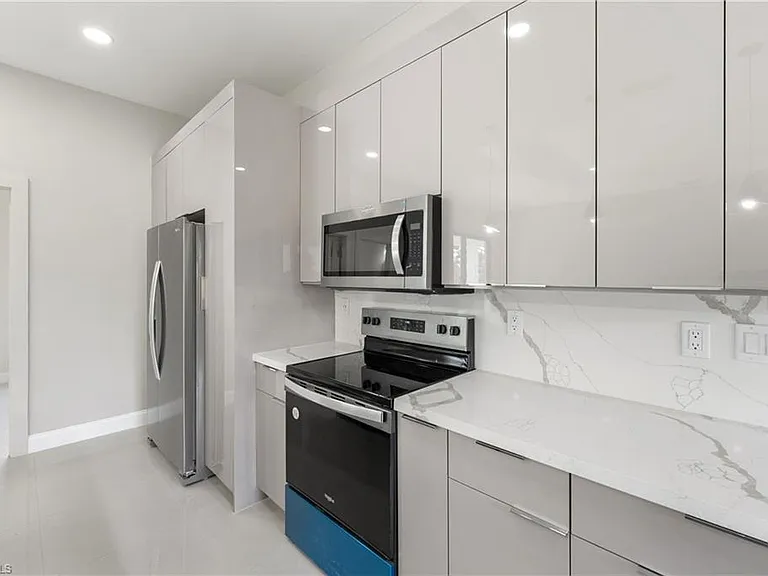 2903 37th St W — Photo 15