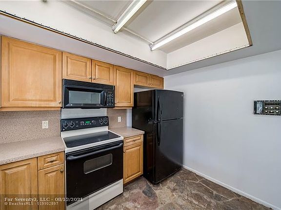 4th image of 10381 NW 42nd Dr
