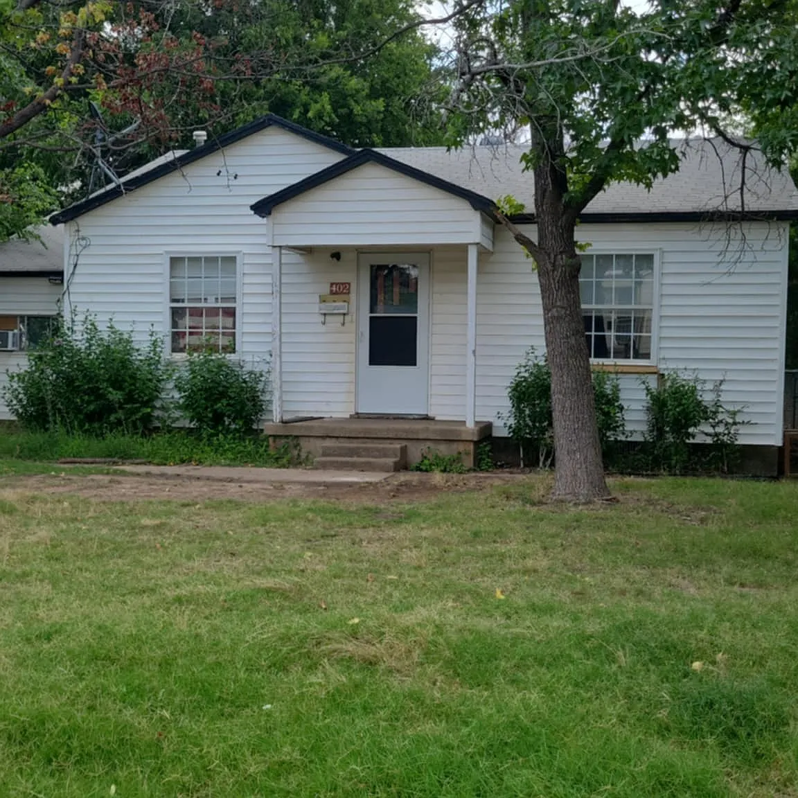 402 N. B Street - 1 — Photo 1
