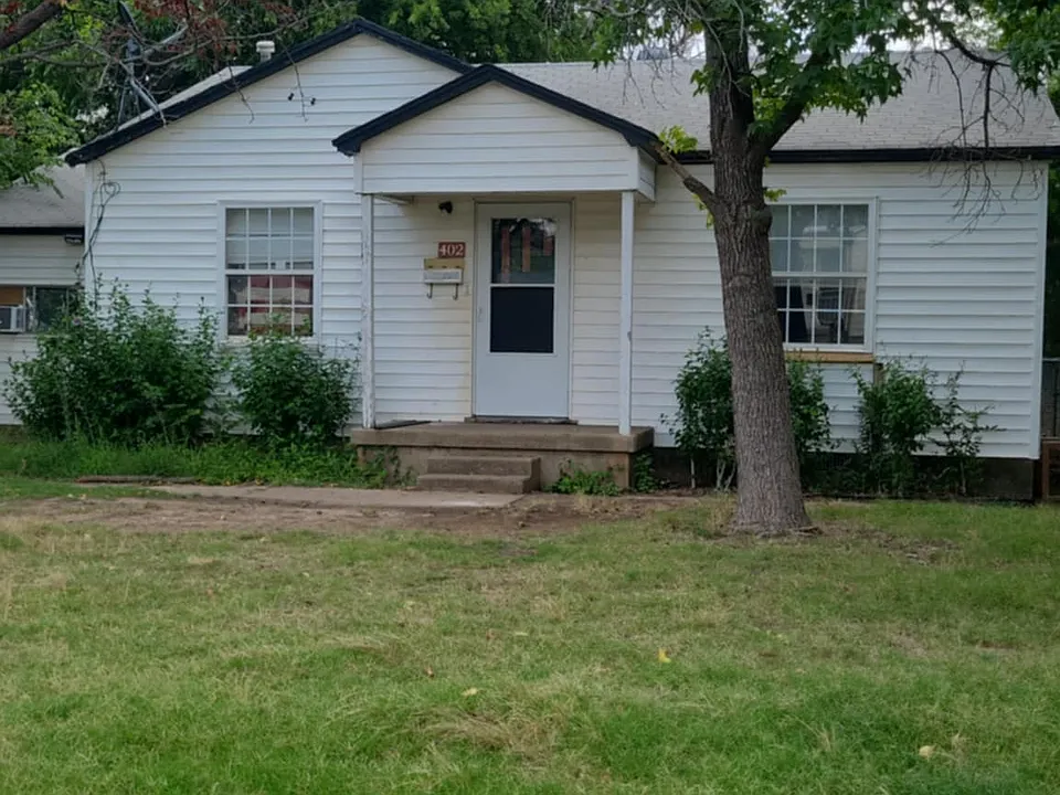 402 N B St #1