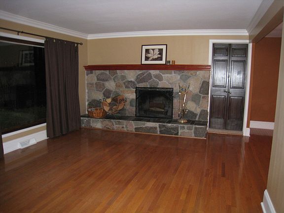 Great Room - 20'x14'