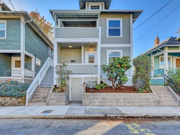1230 SE Ivon St, Portland, OR 97202