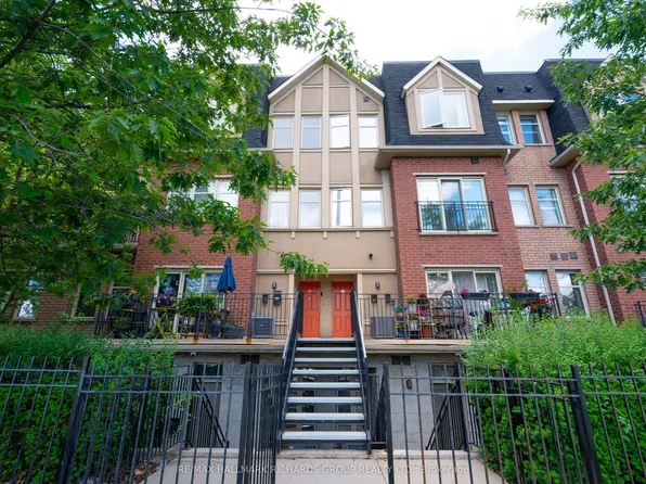 1496 Victoria Park Ave #245, Toronto, ON M4A 2M6