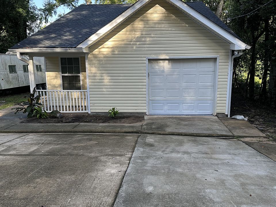 1st image of 2210 Keith St