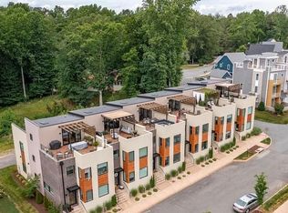 579 Lochlyn Hill Dr, Charlottesville, VA