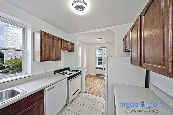 Rented by Moda Realty | media 1