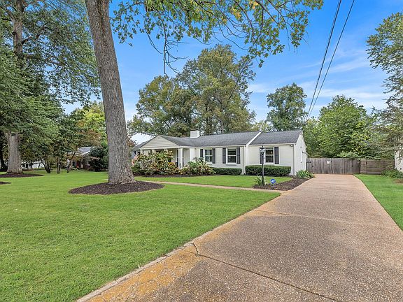 3rd image of 532 Barrywood Dr