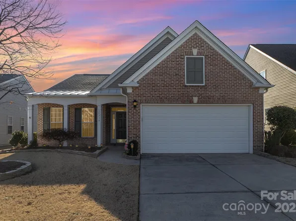 10318 Threatt Woods Dr, Charlotte, NC 28277
