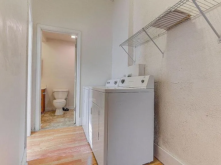 208 N Beech St — Photo 9