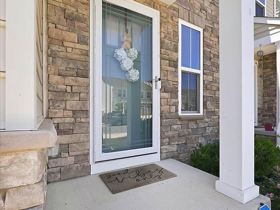 3rd image of 376 Goodwick Dr