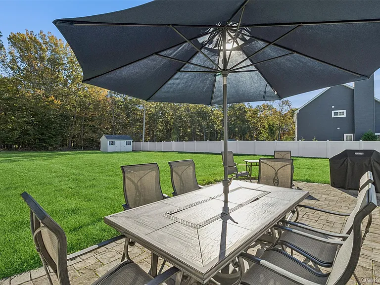 16 Mastro Ct — Photo 30