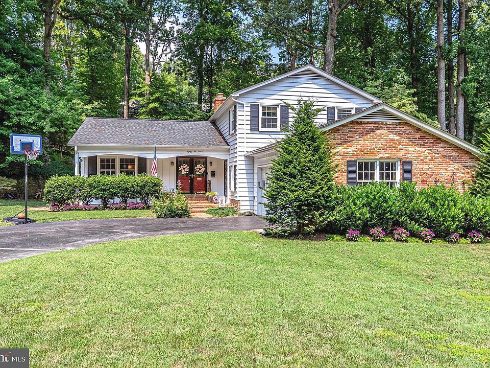 1st image of 8212 Guinevere Dr