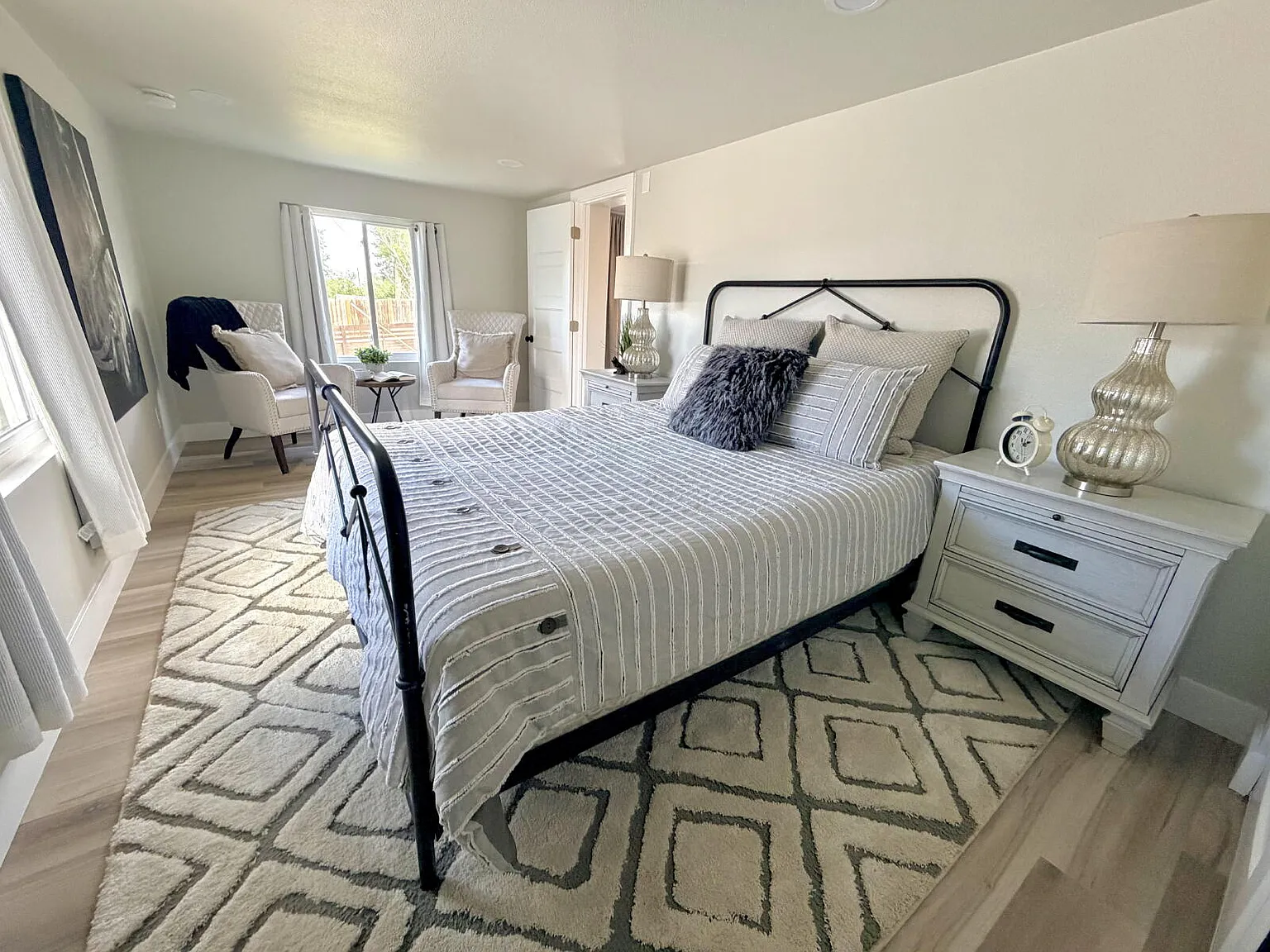 2 bed, 1.0 bath, 792 sqft, $2,346 — Photo 4