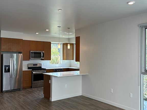 5th image of 3535 Indiana St Unit 11
