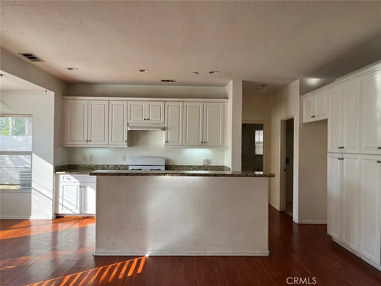 1241 Castledale St — Photo 5