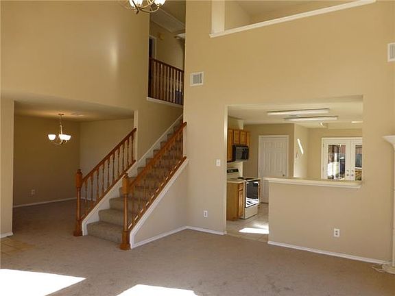 3rd image of 208 Leisure Ln