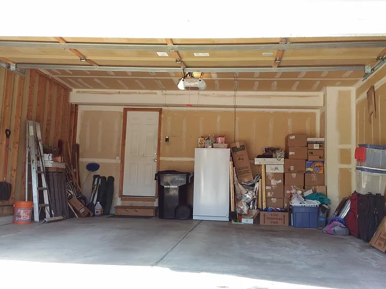 Large 2-Car Garage