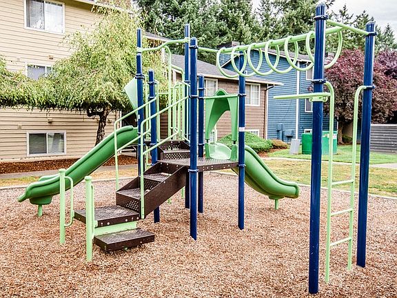 Tacoma Apartments - Altitude 104 Apartments - Playground
