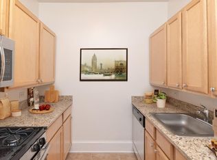 2850 N Sheridan Rd #F40699A61, Chicago, IL 60657