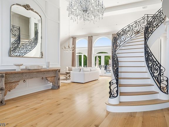 4th image of 244 PARK AVENUE