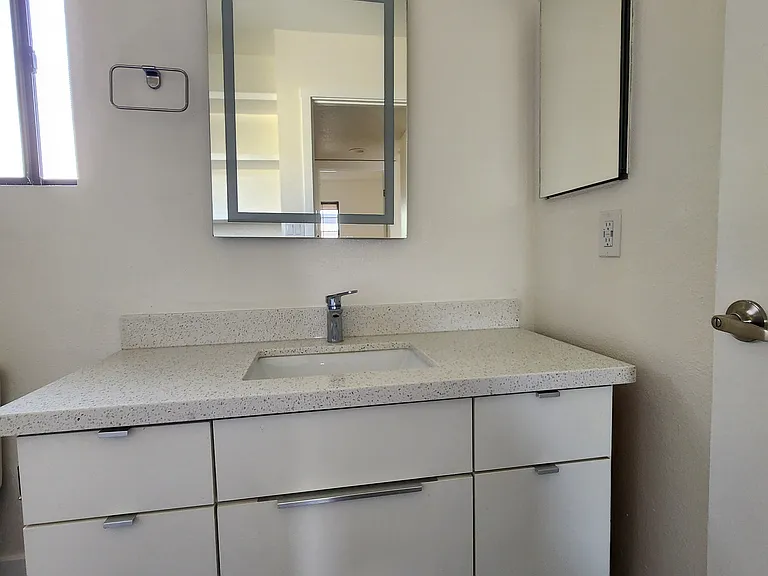 157 W Ash Ave #E — Photo 24