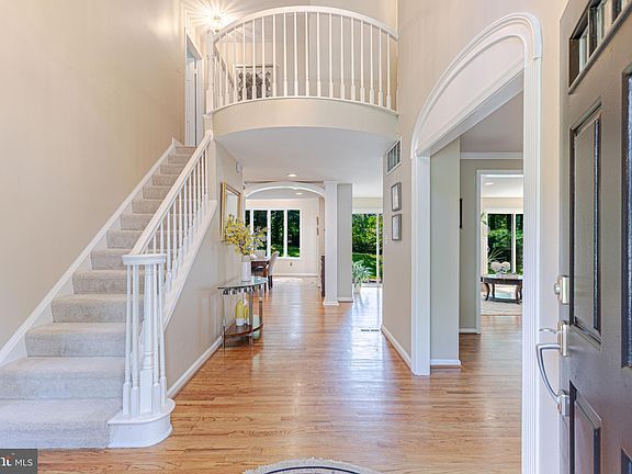 3rd image of 6513 Bellamine Ct