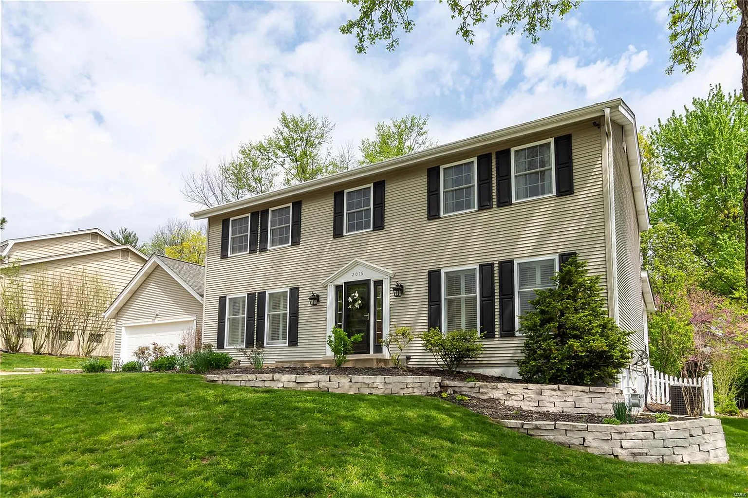 2016 Willow Lake Dr photo 1