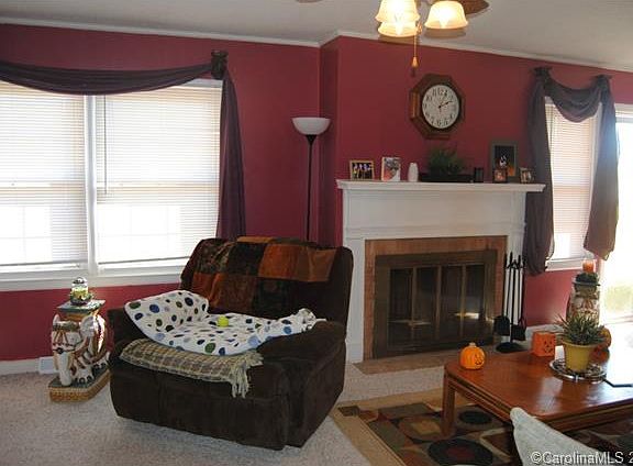 5th image of 2128 Redbud Dr