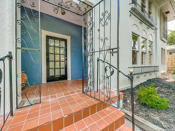 2nd image of 303 S BRAHAN BLVD